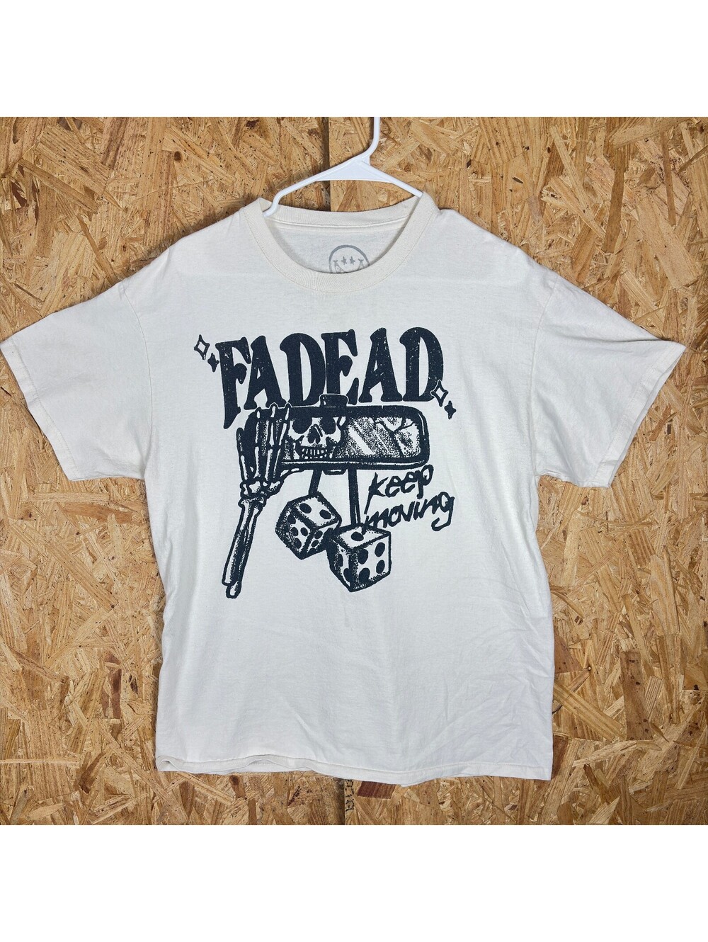 White Fadead Keep Knowing Graphic T-Shirt